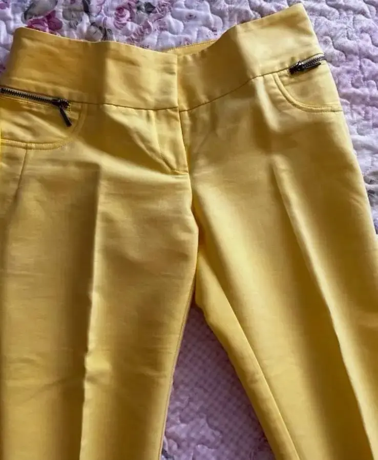 Pantalones amarillos con cierre decorativo talla38 - 4