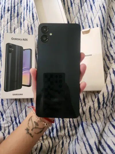 Samsung Galaxy A05 en buen estado - miniatura 2