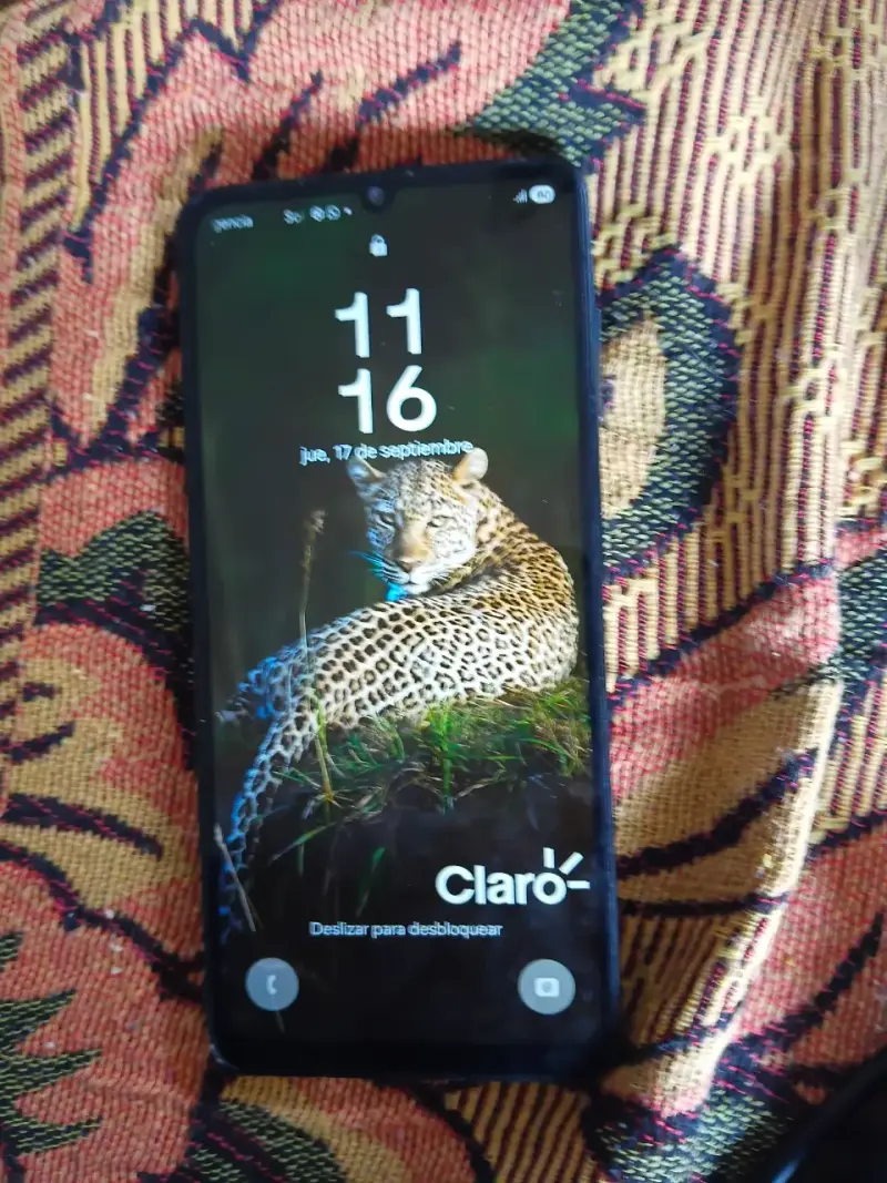 Teléfono celular Samsung Galaxy 07