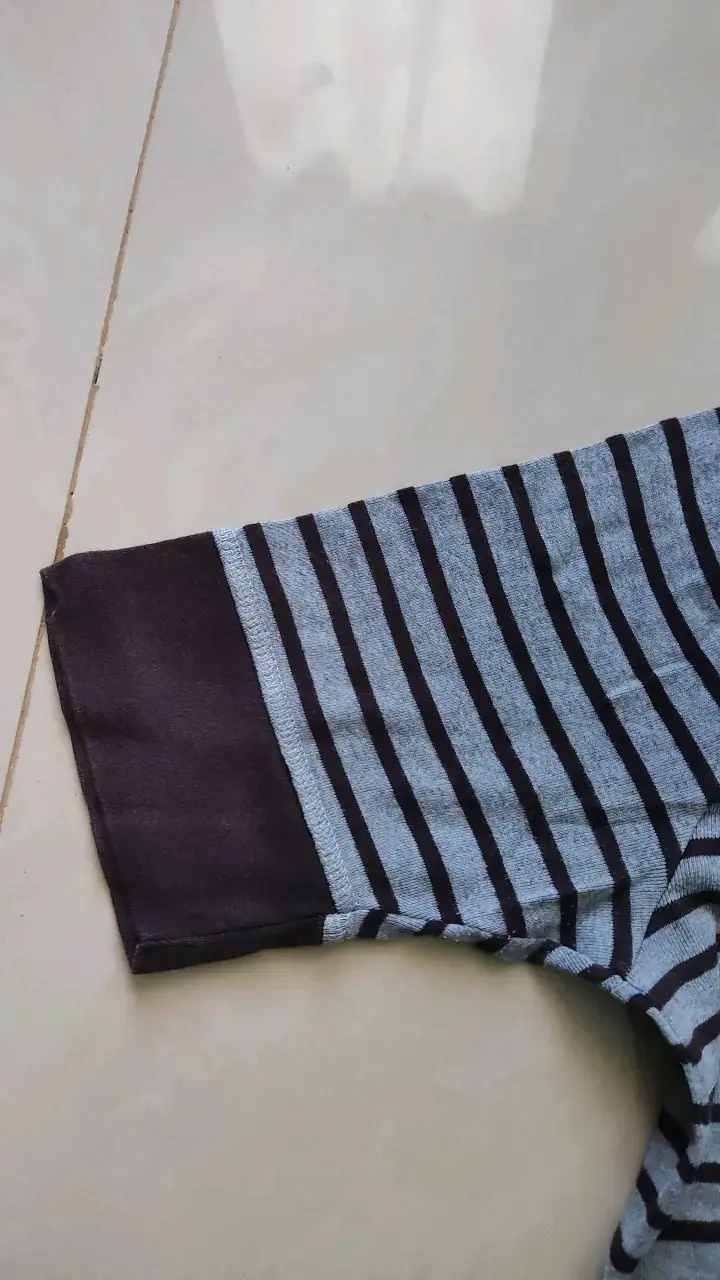 Polera con capucha a rayas Cecil y2k - 2