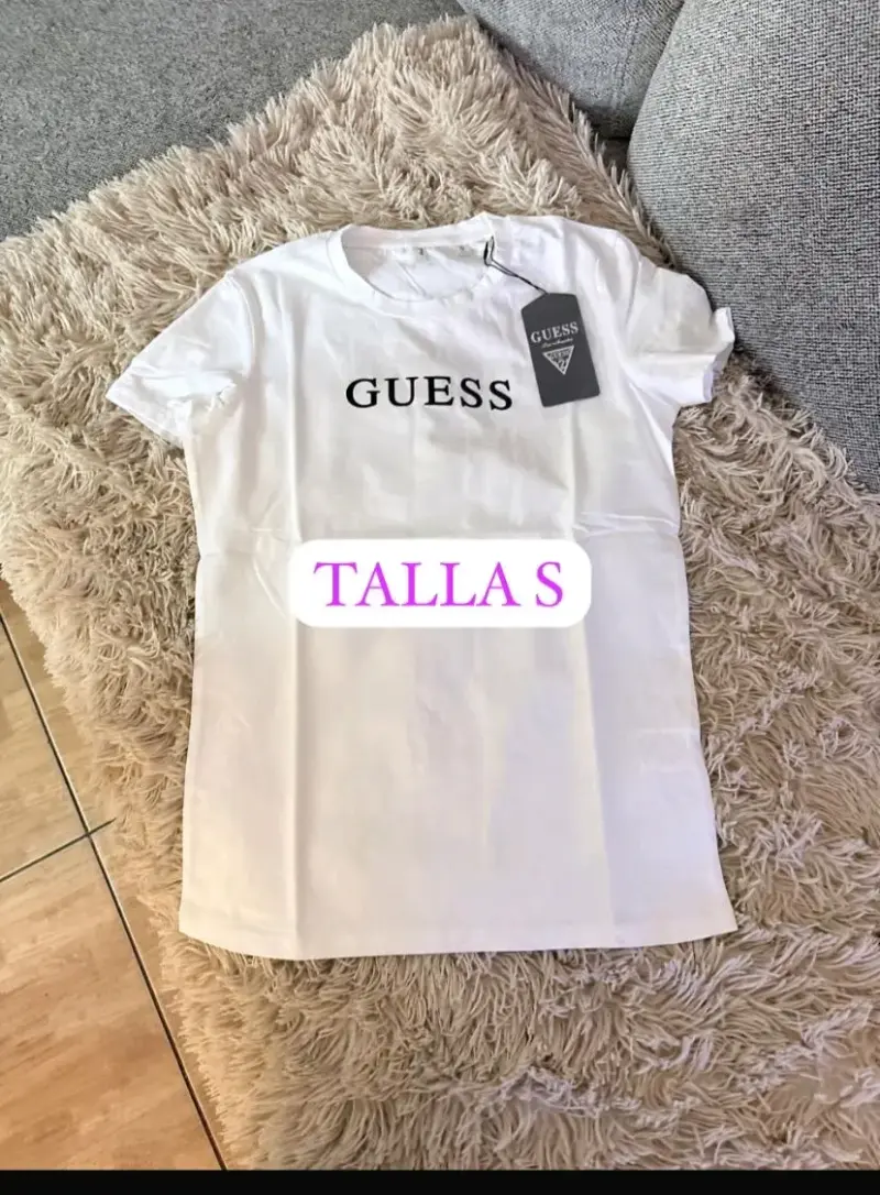 Polera Guess para Mujer en Varios Colores - 1