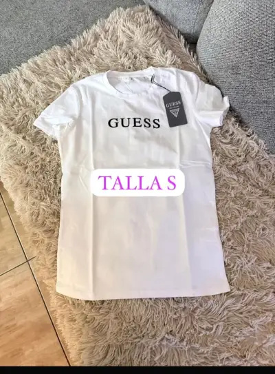 Polera Guess para Mujer en Varios Colores - miniatura 1