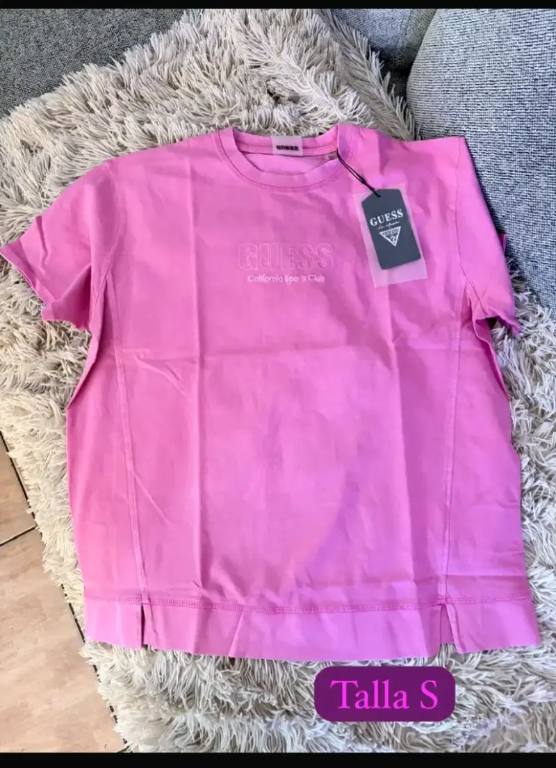 Polera Guess para Mujer en Varios Colores - 3