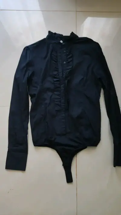 Body blusa negra con volantes para mujer gótica - miniatura 1