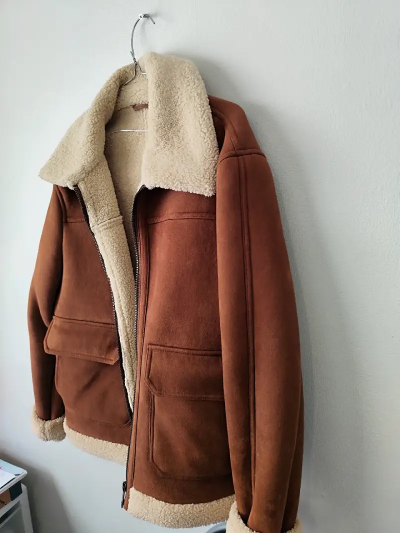 Chaqueta de hombre marrón con forro de borrego - 2