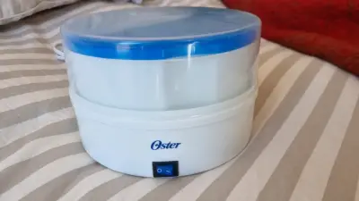 Yogurtera Oster 10W con Accesorios - miniatura 1