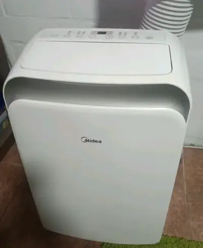 Aire Acondicionado Portátil Midea 12000 BTU - miniatura 1