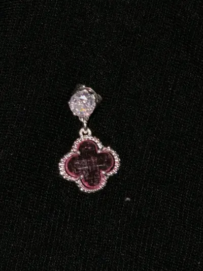 Dije de plata con circonia cúbica y piedra rosa - miniatura 2