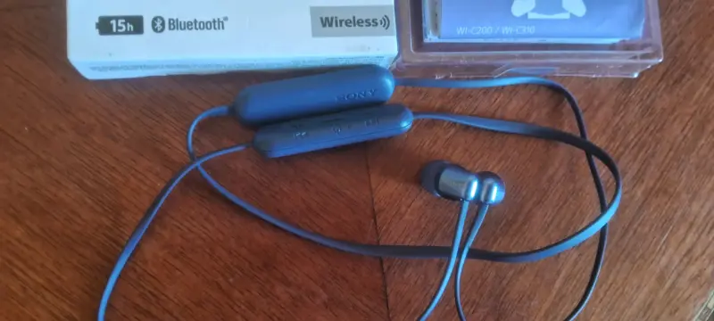 Audífonos Inalámbricos Sony WI-C310 Bluetooth - 2