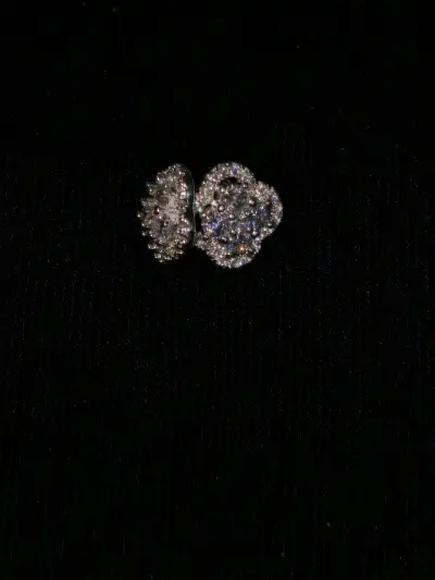 Aros de plata 925 con diseño floral y piedras - miniatura 2