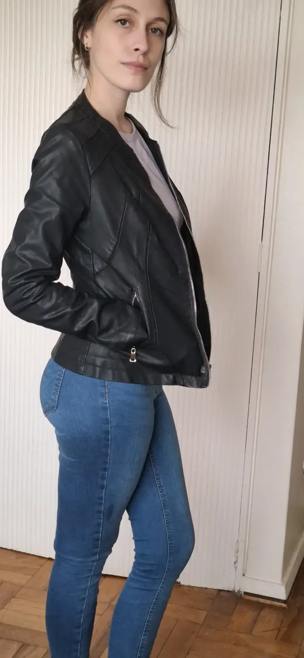 Chaqueta de cuero negra para mujer