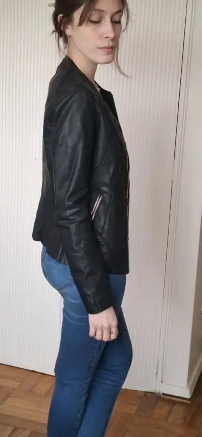 Chaqueta de cuero negra para mujer - miniatura 2