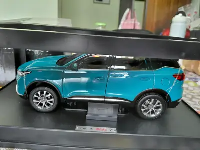 Modelo a escala SUV Chery Tiggo 7 azul - miniatura 4
