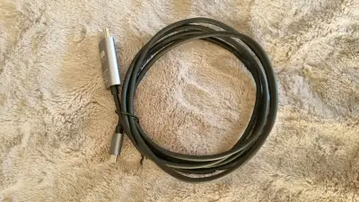 Cable adaptador USB-C a HDMI 4K Motomo - miniatura 1