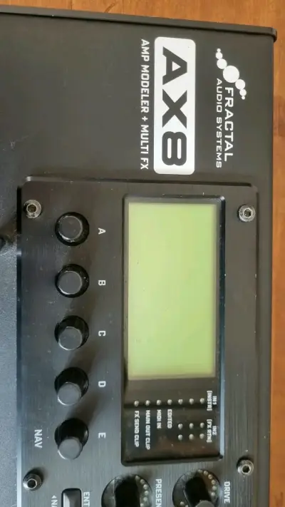 Pedalera Fractal Audio Systems AX8 para guitarra - miniatura 3