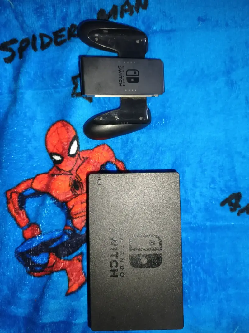 Consola Nintendo Switch con accesorios y juego - 1