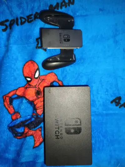 Consola Nintendo Switch con accesorios y juego - miniatura 1