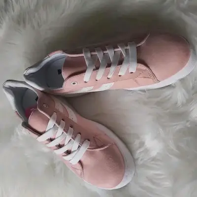 Zapatos y zapatillas - miniatura 3