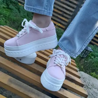 Zapatos y zapatillas - miniatura 4