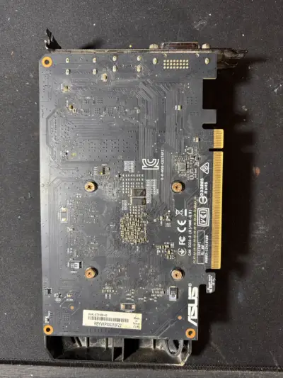 Tarjeta GTX 1650 con doble ventilador - miniatura 3