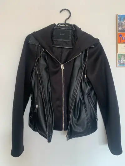Chaqueta de cuero sintético negra Ellus con capucha - miniatura 1