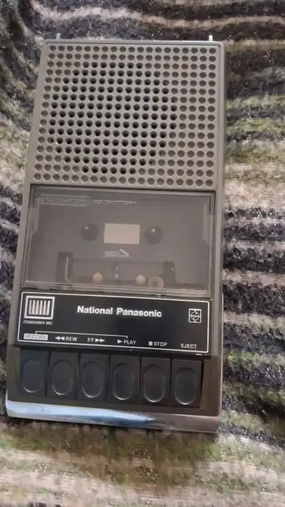 Grabadora de cassette vintage National Panasonic - miniatura 2