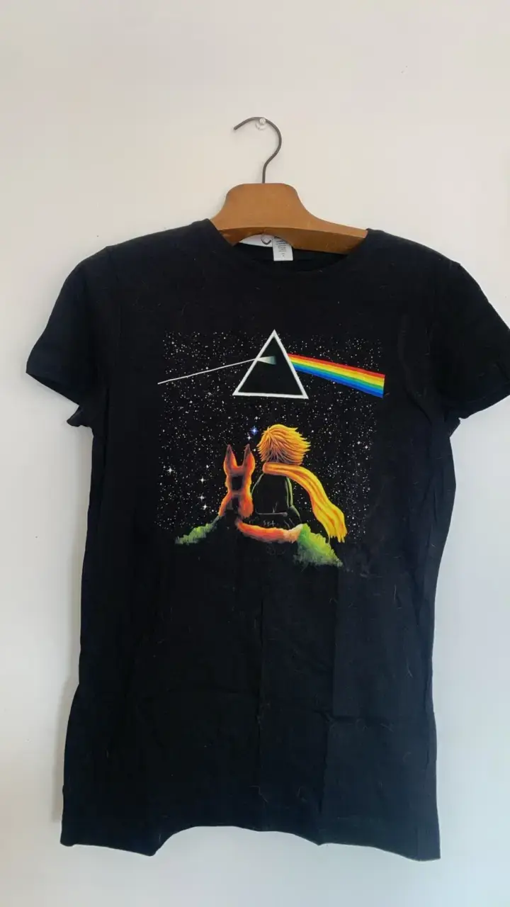 Polera negra con diseño gráfico Pink Floyd - 1