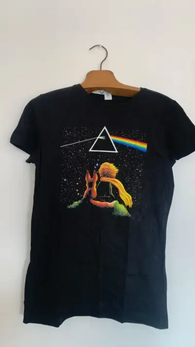 Polera negra con diseño gráfico Pink Floyd - miniatura 1