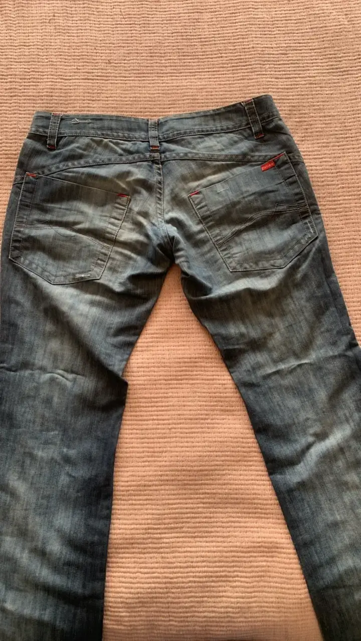 Jeans de mezclilla azul desgastado para hombre - 5