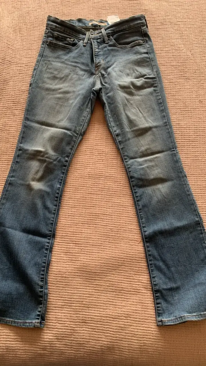 Jeans Levi's 315 Shaping Bootcut Talla 28 - 1
