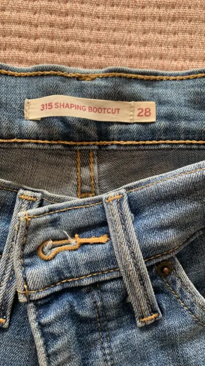 Jeans Levi's 315 Shaping Bootcut Talla 28 - miniatura 2
