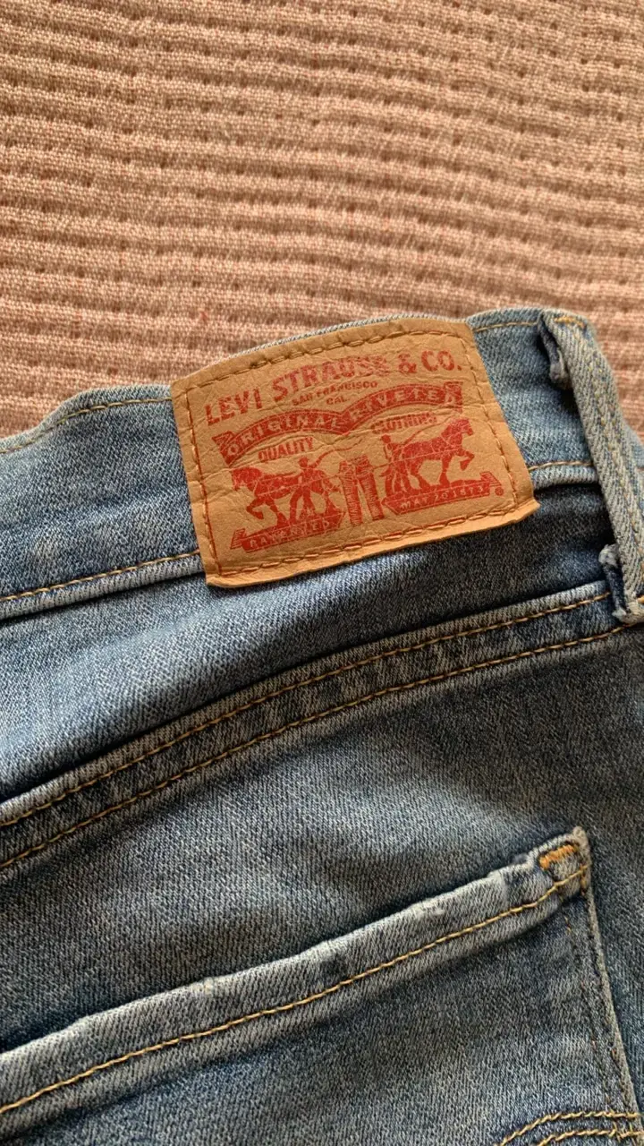 Jeans Levi's 315 Shaping Bootcut Talla 28 - 3