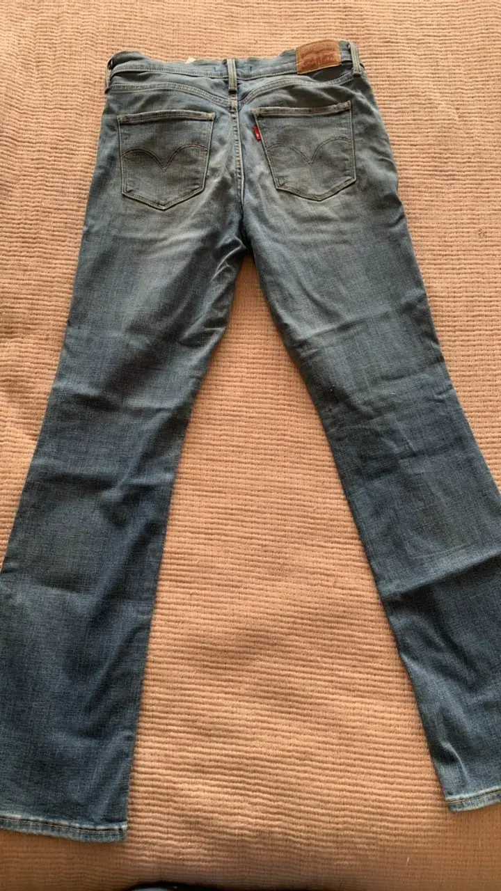 Jeans Levi's 315 Shaping Bootcut Talla 28 - 4