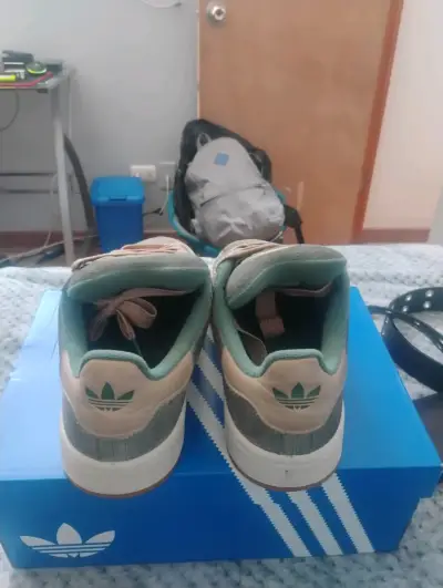 Zapatillas Adidas Campus Verde y Beige - miniatura 4