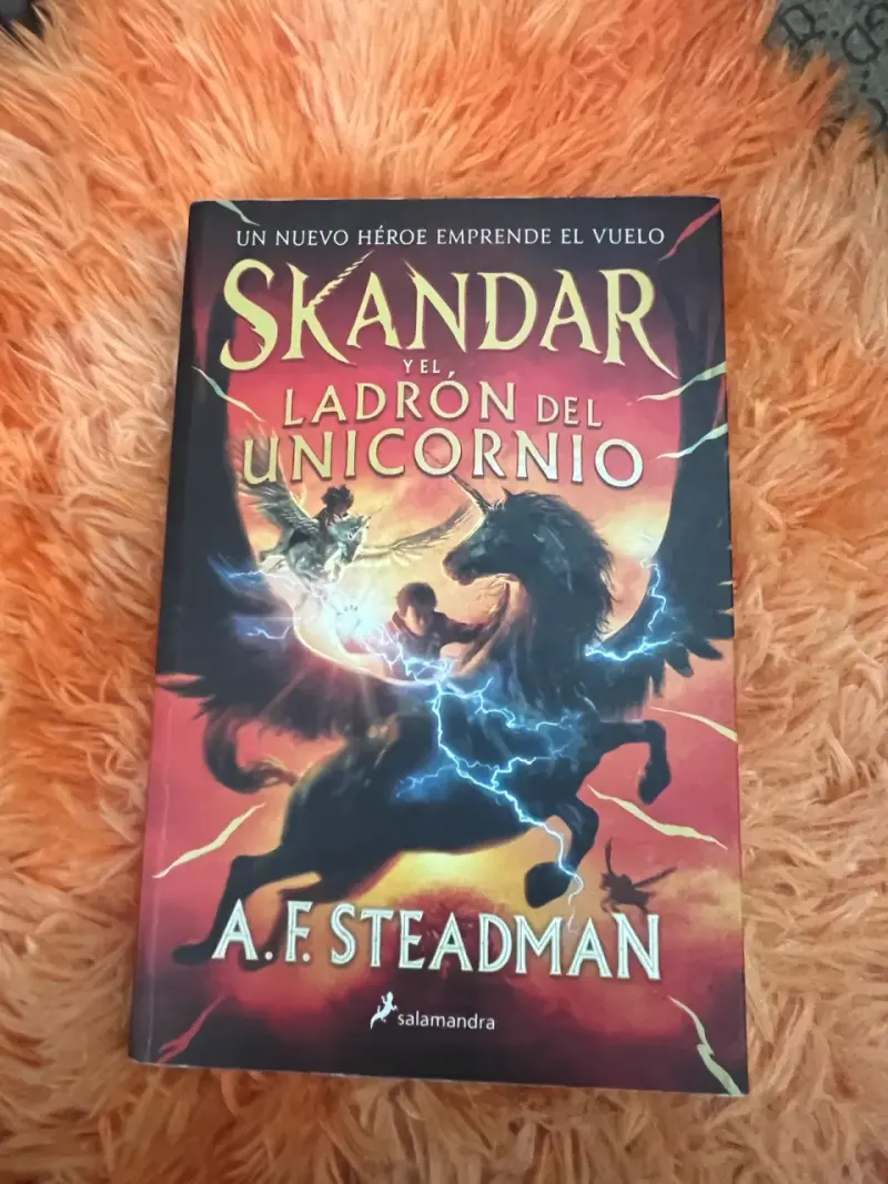 Libro Skandar y el Ladrón del Unicornio de A.F. Steadman - 1