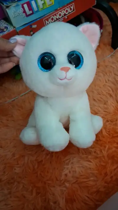Peluche de gato blanco con ojos grandes - miniatura 1