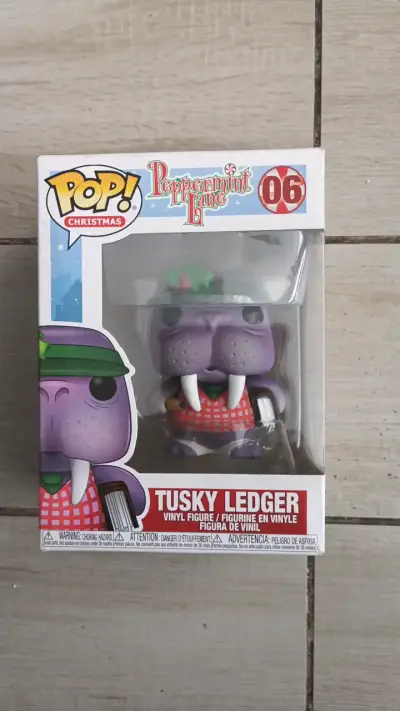 Figura Funko Pop Tusky Ledger de Navidad - miniatura 1