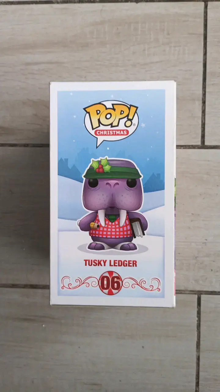 Figura Funko Pop Tusky Ledger de Navidad - 2