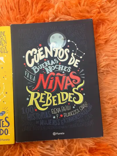 Colección de libros 'Cuentos de Buenas Noches para Niñas Rebeldes' - miniatura 1
