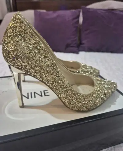 Tacones dorados con glitter Nine West talla 36.5 - miniatura 1