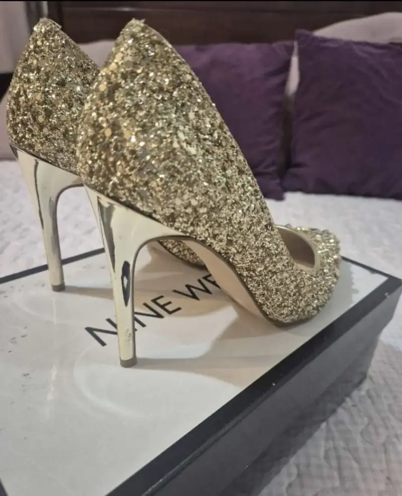 Tacones dorados con glitter Nine West talla 36.5 - 5