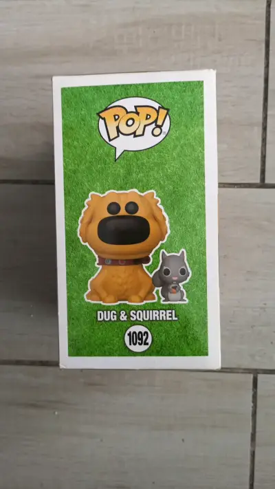 Figura Funko Pop Dug y Ardilla de Vinilo - miniatura 2