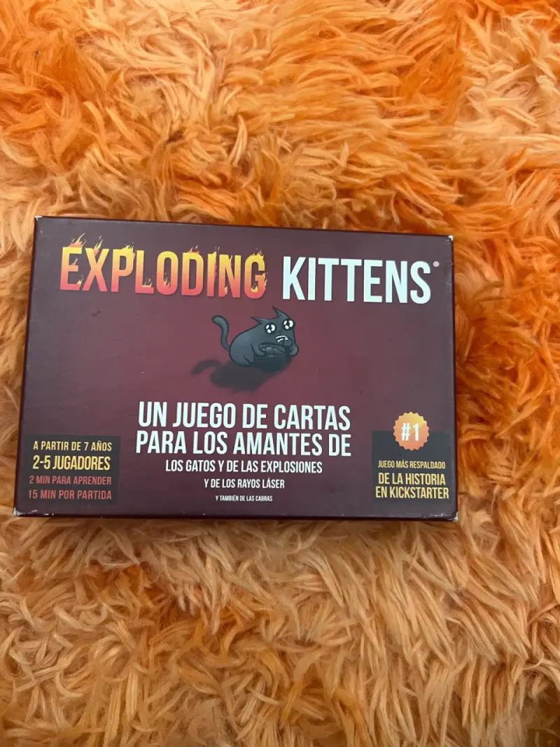 Juego de cartas Exploding Kittens para 2-5 jugadores - 1