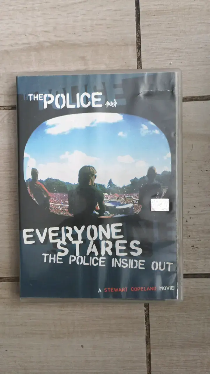 DVD documental The Police Everyone Stares - 1