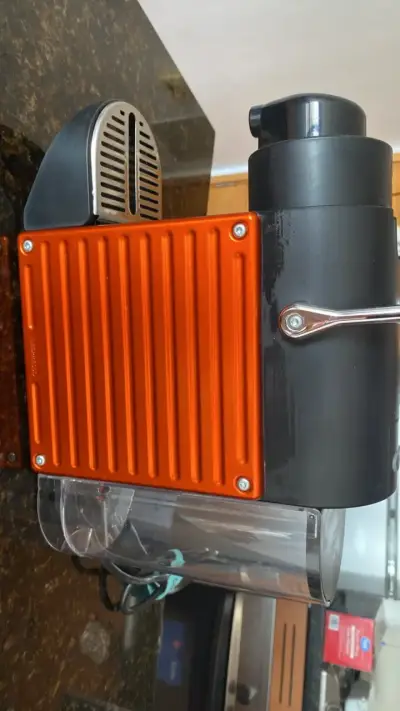 Máquina de café Nespresso Pixie color naranja - miniatura 1