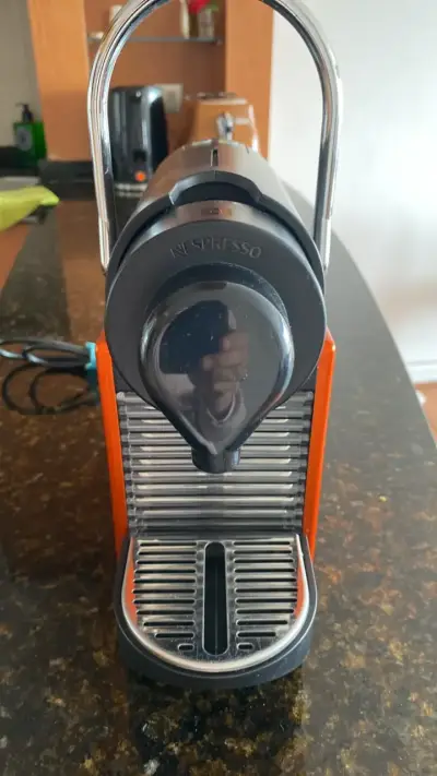 Máquina de café Nespresso Pixie color naranja - miniatura 2