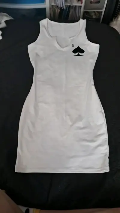 Vestido blanco sin mangas con diseño de pica - miniatura 1