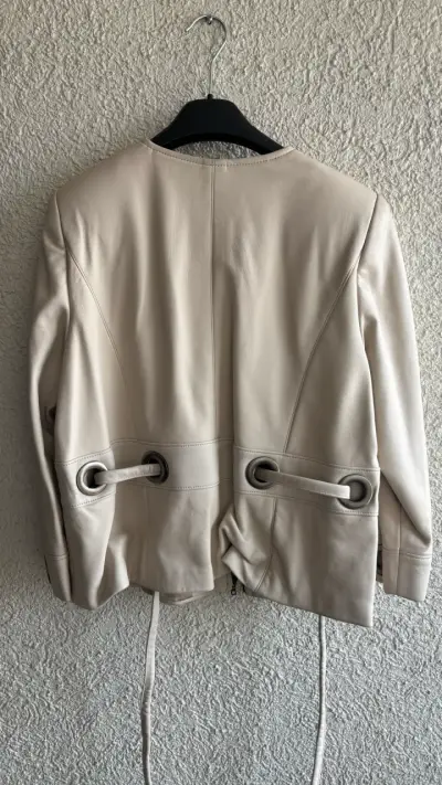 Chaqueta Beige Patricia Barrera Diseño Exclusivo - miniatura 3