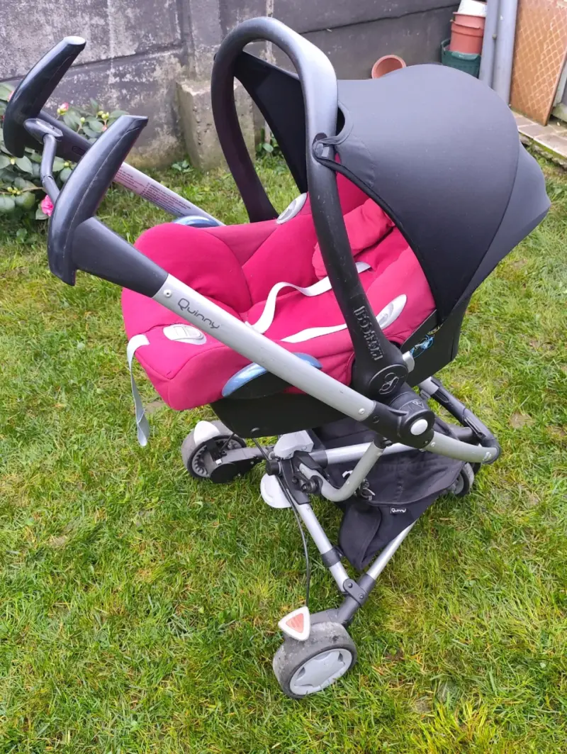 Coche de bebé Quinny con silla y base Maxi Cosi - 1