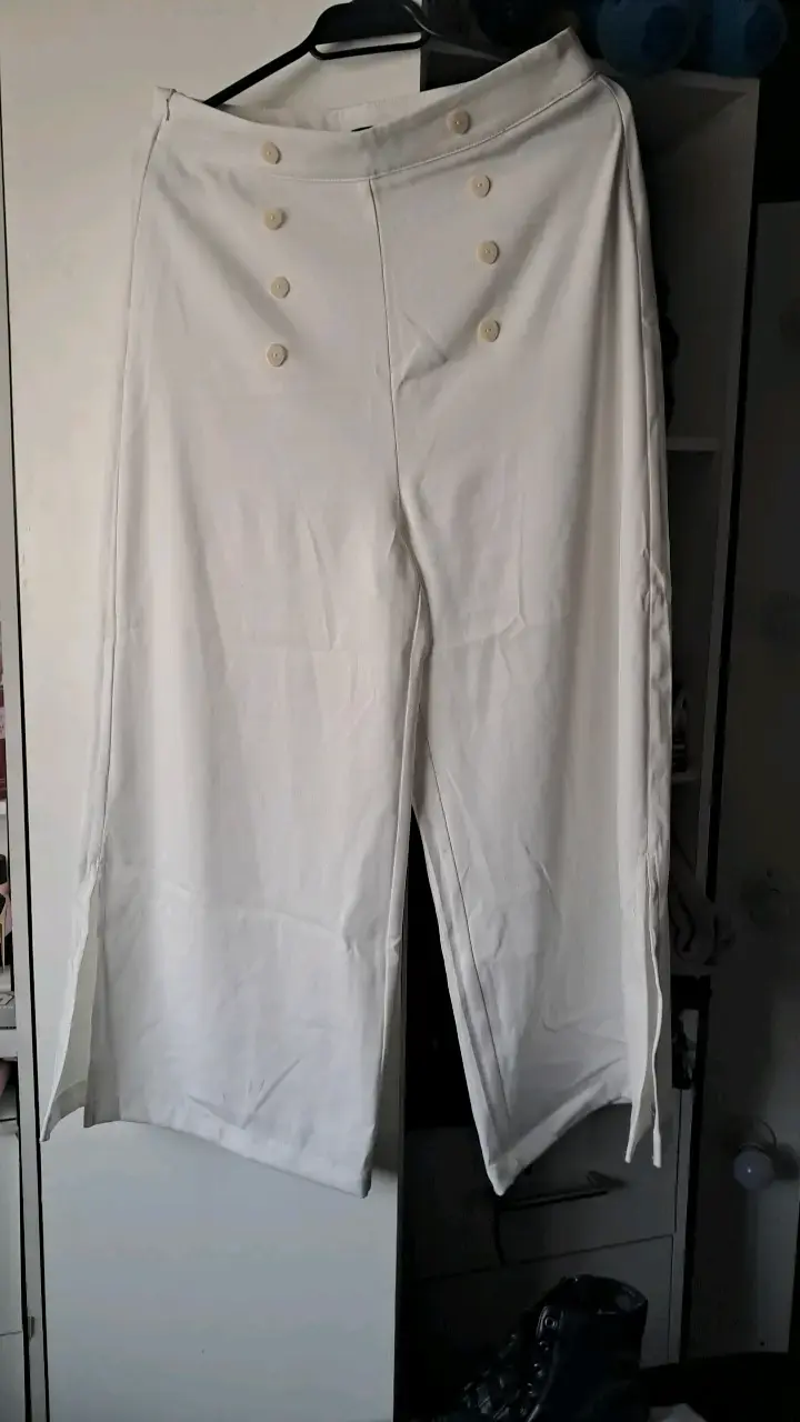 Pantalones blancos de mujer con botones Shein - 1